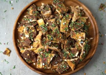 LAZER PIC FOR NEW YEAR’S TREAT AT THE PARTY