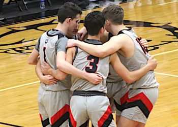 DAWGS OUST BELFRY, ADVANCE TO SEMIS OF BOYS CLASS 2A SECTIONALS