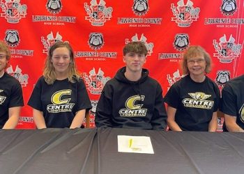 BULLDOG STAR KADEN GILLISPIE SIGNS WITH CENTRE COLLEGE