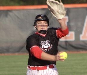 SOFTBALL DAWGS LOSE BACK TO BACK EXTRA INNING HEARTBREAKERS