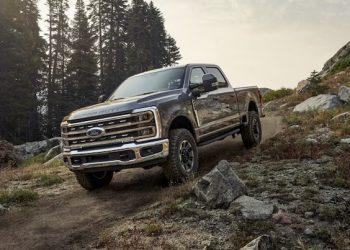 Gov. Beshear, Ford Leaders, United Auto Workers Celebrate Arrival of 2023 Ford F-Series Super Duty®