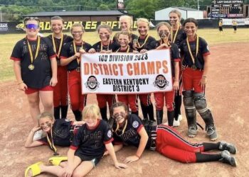 LAWRENCE CO. 10-U BLASTS WAY TO DISTRICT CROWN IN SOFTBALL TOURNEY