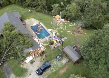 EF1 TORNADO NEAR LOUISA, KY MONDAY, NATIONAL WEATHER SERVICE SAYS