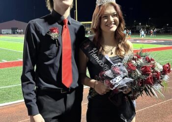 BULLDOGS START DISTRICT PLAY WITH A WIN OVER ESTILL CO. ON HOMECOMING NIGHT