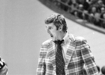 BOB KNIGHT, LEGENDARY BASKETBALL MAN, DIES AT 83