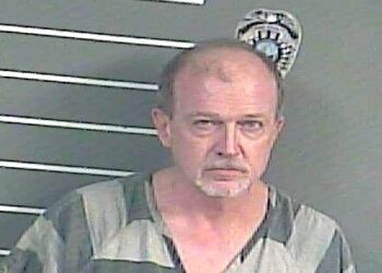 PIKE CO . MAN OPENS FIRE ON STATE POLICE OFFICERS