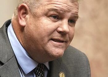 HOUSE BILL WILL ALLOW HIGH SCHOOL GRADS TO SUB IN CLASSROOMS