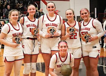 LAWRENCE CO. GIRLS ADVANCE AFTER TAKING OUT MAGOFFIN CO.