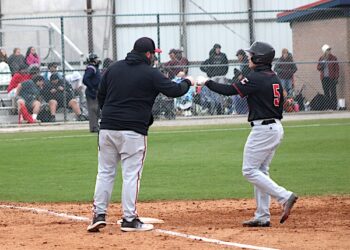 LAWRENCE CO. BASEBALL GOES 2-1 IN CHILLY KNOXVILLE OVER SPRING BREAK