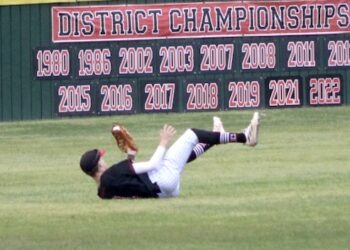 BASEBALL DAWGS WIN FOUR IN A ROW; PLAY AT HOME THREE TIMES THIS WEEK