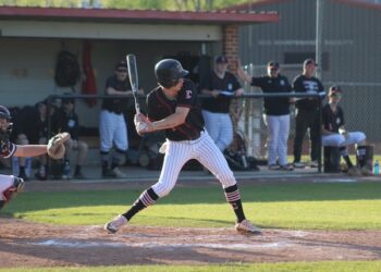 POLLACK POWERS BULLDOGS BY KNOTT CO. CENTRAL; DAVIS CARVES UP EAST CARTER