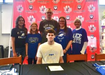 LCHS BASKETBALL STANDOUT ANDREW BLOOMFIELD SIGNS WITH ALICE LLOYD