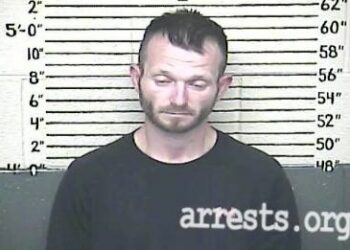 CARTER COUNTY MAN HUNTED BY LAW ENFORCEMENT TURNS SELF IN