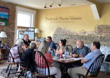 CHRISTMAS LIGHTS IN JULY? Tourism board votes ‘yes’