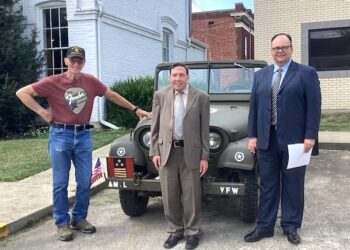 MSU NAVAL PROGRAM PRESENTS PLAQUE TO FRED M. VINSON CENTER