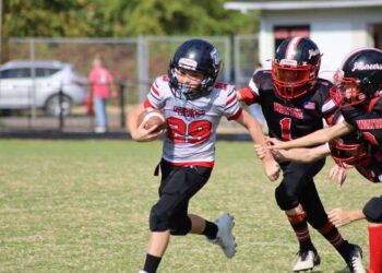 LITTLE DAWGS SWEEP WAYNE IN YOUTH LEAGUE FOOTBALL ACTION