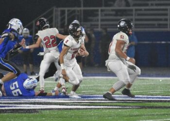 Dawgs pickup first District win over Estill Co. 19-18