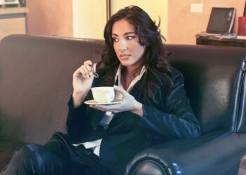 5 Ways to Attract Older Women