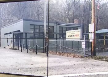 WAYNE CO. BOE ANNOUNCES POSSIBLE SCHOOL CLOSURES OR CONSOLIDATION OF GENOA AND DUNLOW