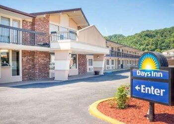 PIKE COUNTY, KY MAN DIES IN STRANGE WEEKEND HOTEL FIRE IN JOHNSON COUNTY, KY.